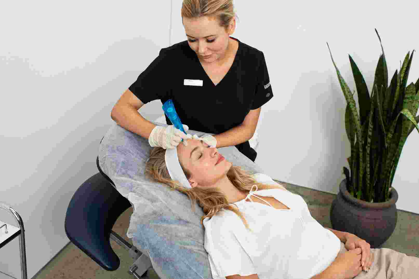 20210211_LCA_30_Carah Skin in Clinic_2726.jpg